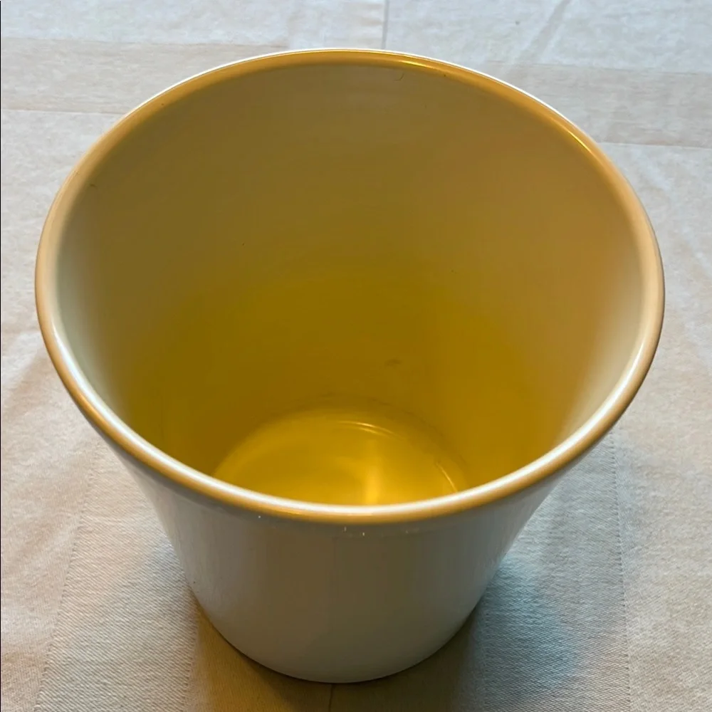 Elegant Cream Planter Pot
